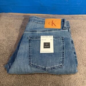 Calvin Klein
Brand new